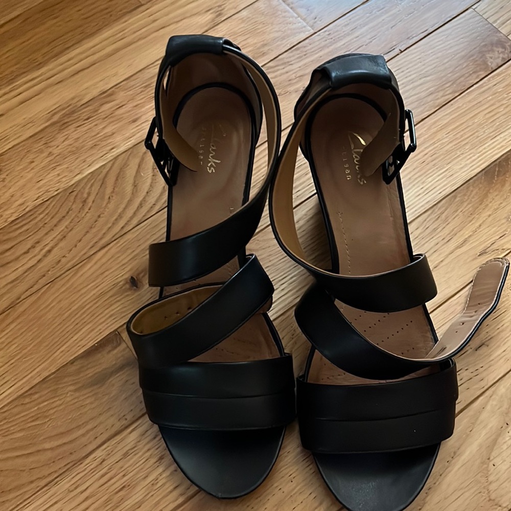 Clark’s Wedge Strappy Sandal